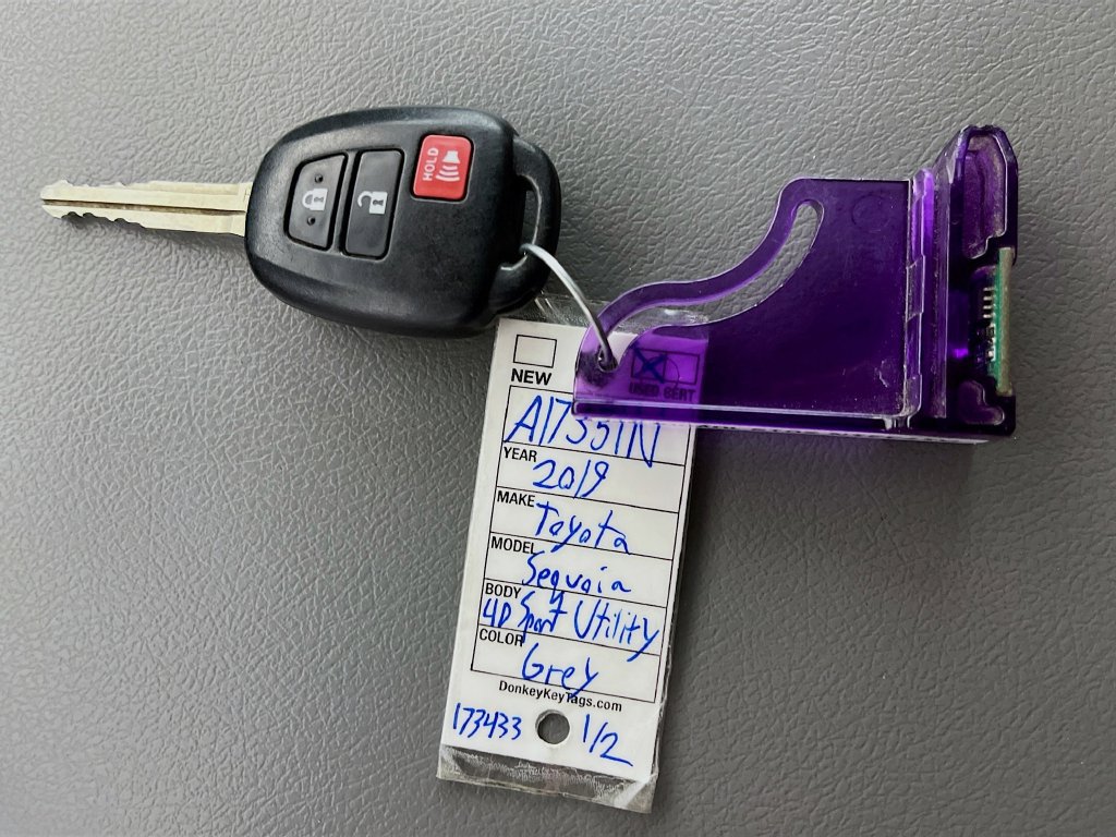 Used 2019 Toyota Sequoia SR5 AWD/4WD image 21