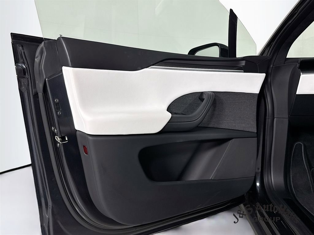 Used 2024 Tesla Model X Plaid image 22