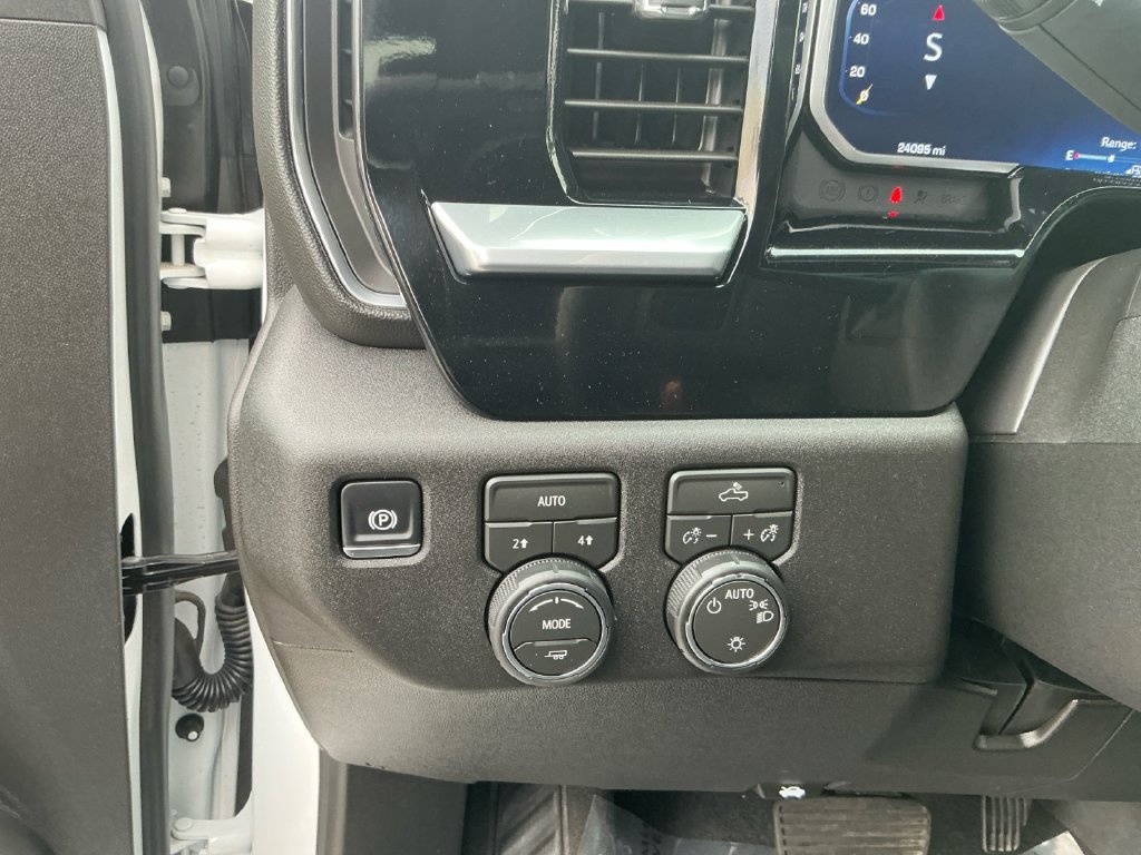 Used 2026 Chevrolet Silverado 1500 LT AWD/4WD image 18