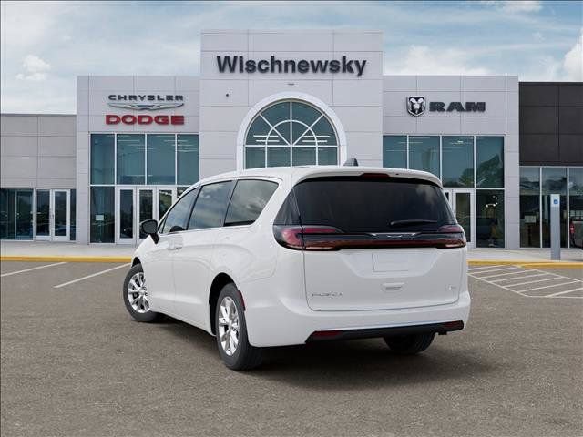 New 2027 Chrysler Pacifica Select AWD/4WD image 3