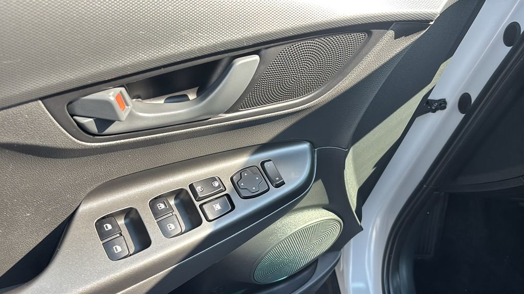 Used 2023 Hyundai Kona SEL AWD/4WD image 14