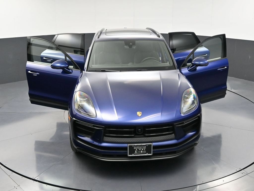 Certified 2025 Porsche Macan image 34