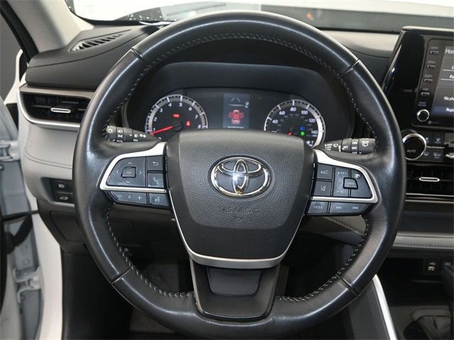 Used 2022 Toyota Highlander LE image 7