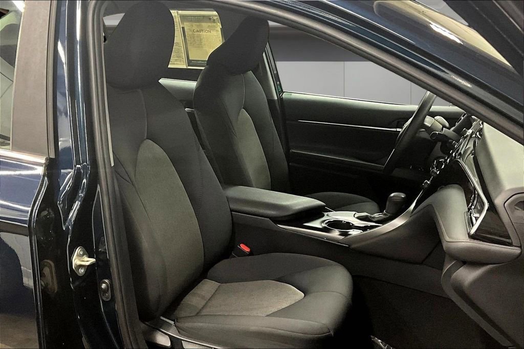 Used 2019 Toyota Camry LE image 28