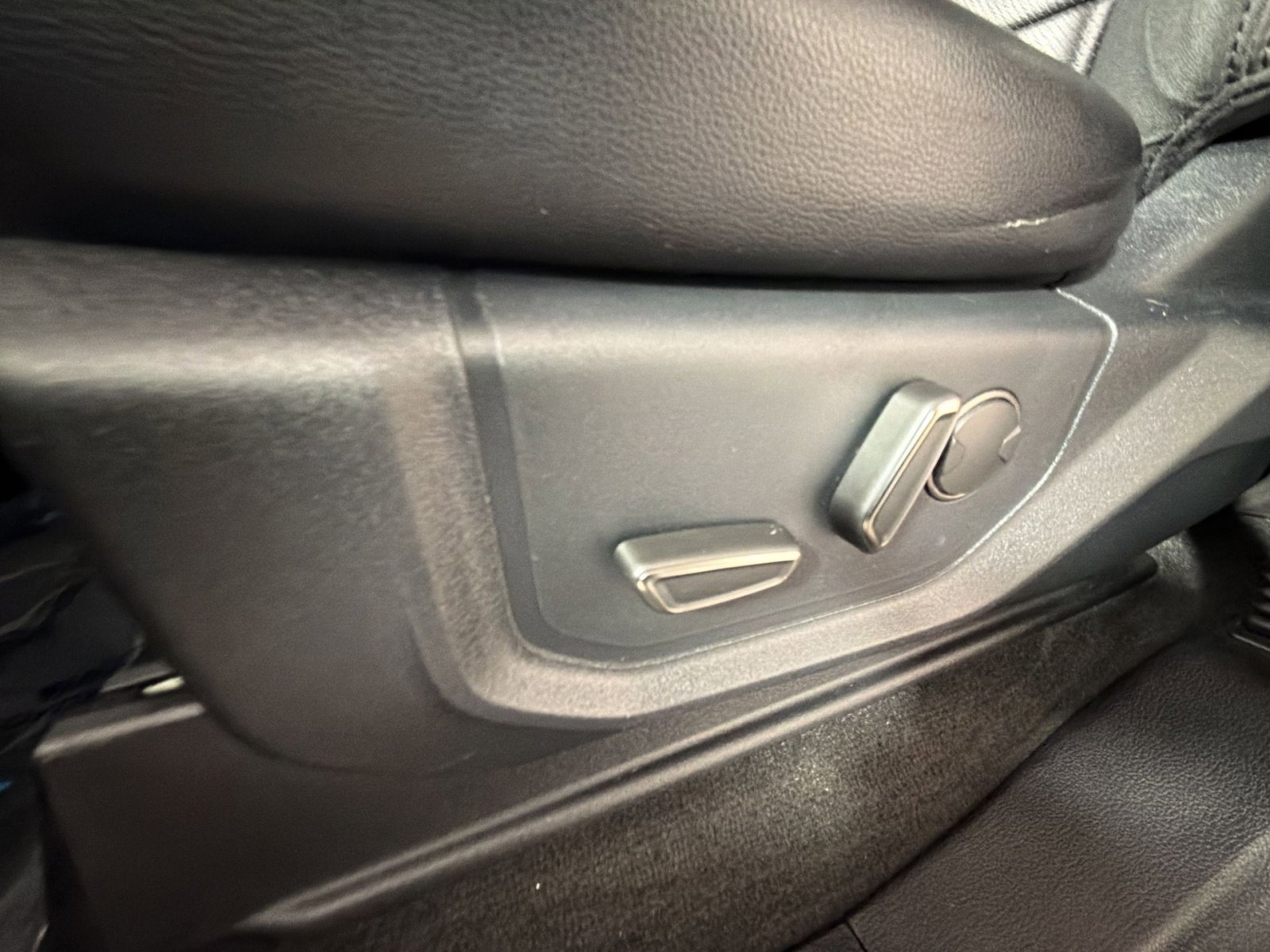 Used 2020 Ford F150 Raptor w/ Equipment Group 802A Luxury image 14