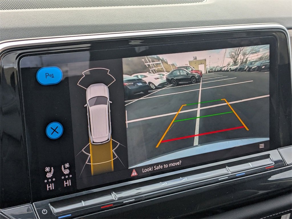 Used 2025 Volkswagen Atlas SE image 24