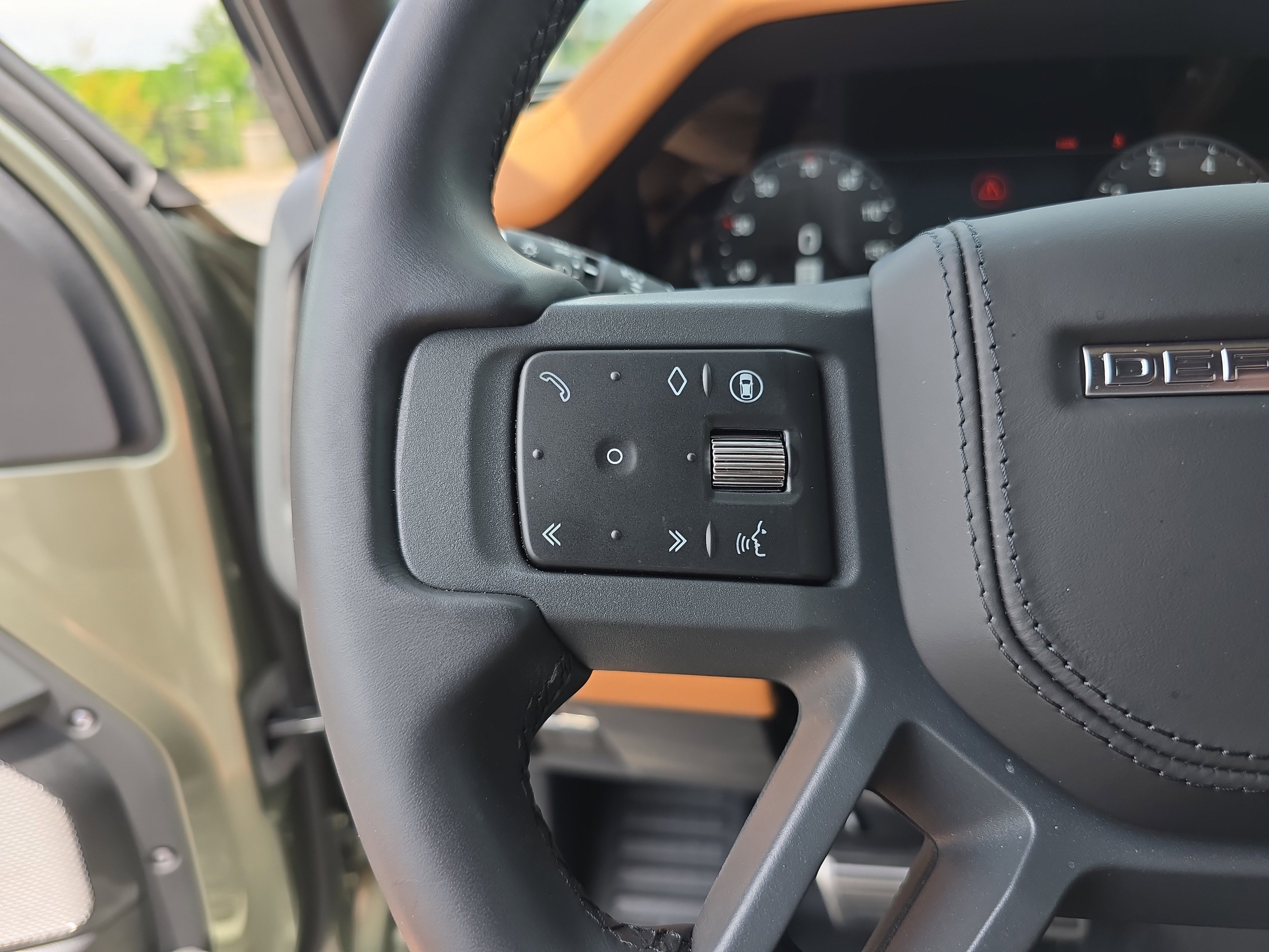 Certified 2024 Land Rover Defender 130 X AWD/4WD image 33