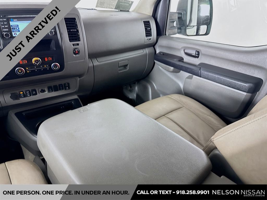 Used 2018 Nissan NV 3500 SL RWD image 23