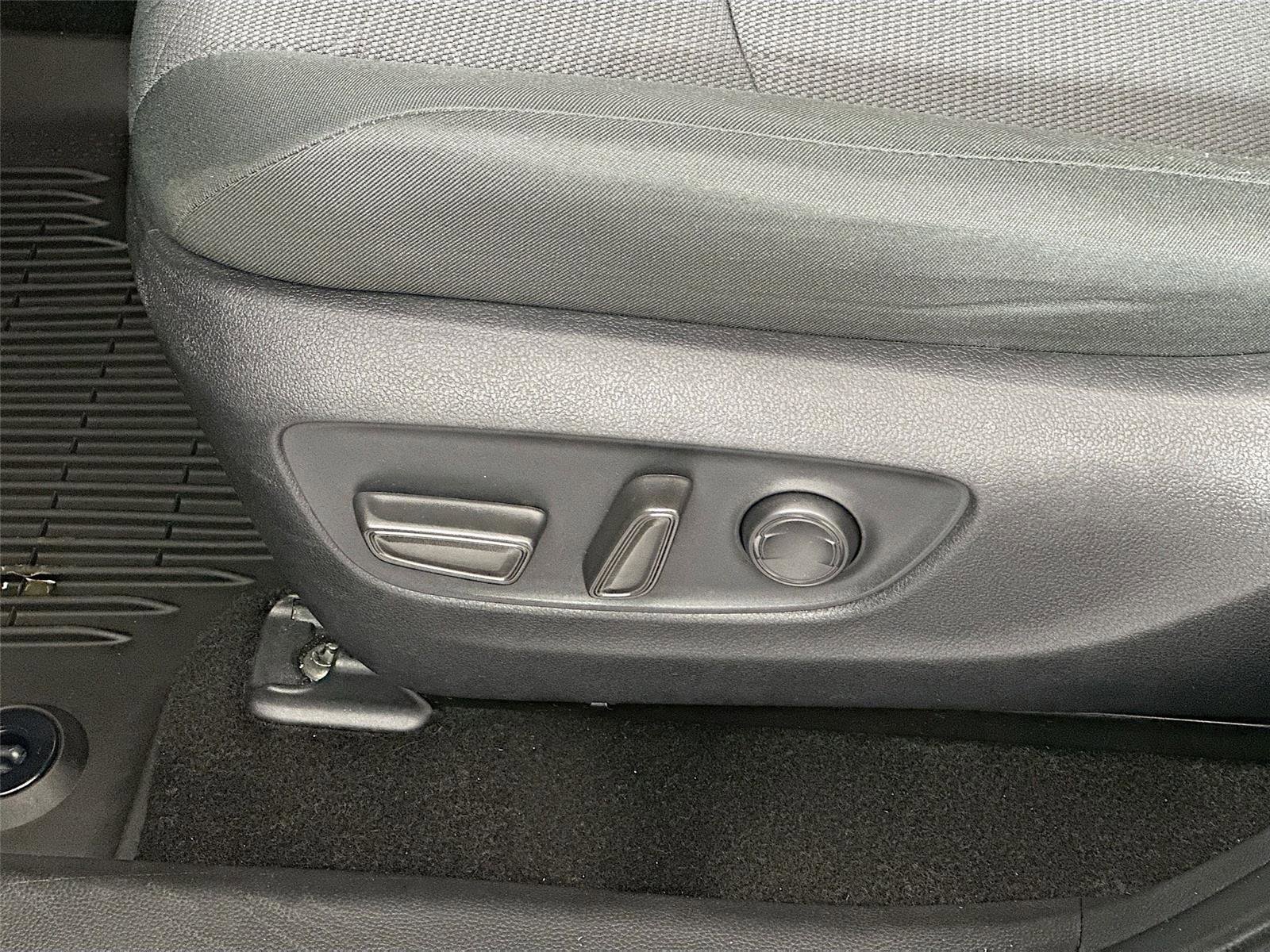 Certified 2025 Toyota RAV4 XLE AWD/4WD image 20