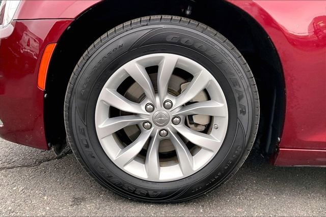 Used 2023 Chrysler 300 Touring image 8