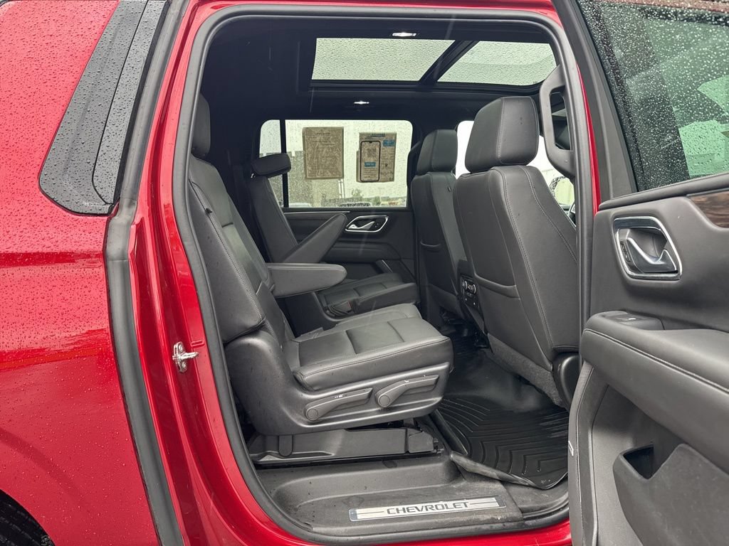 Used 2022 Chevrolet Suburban Z71 w/ Luxury Package AWD/4WD image 38