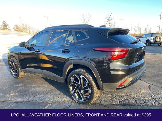 Used 2024 Chevrolet Trax RS w/ Driver Confidence Package image 4