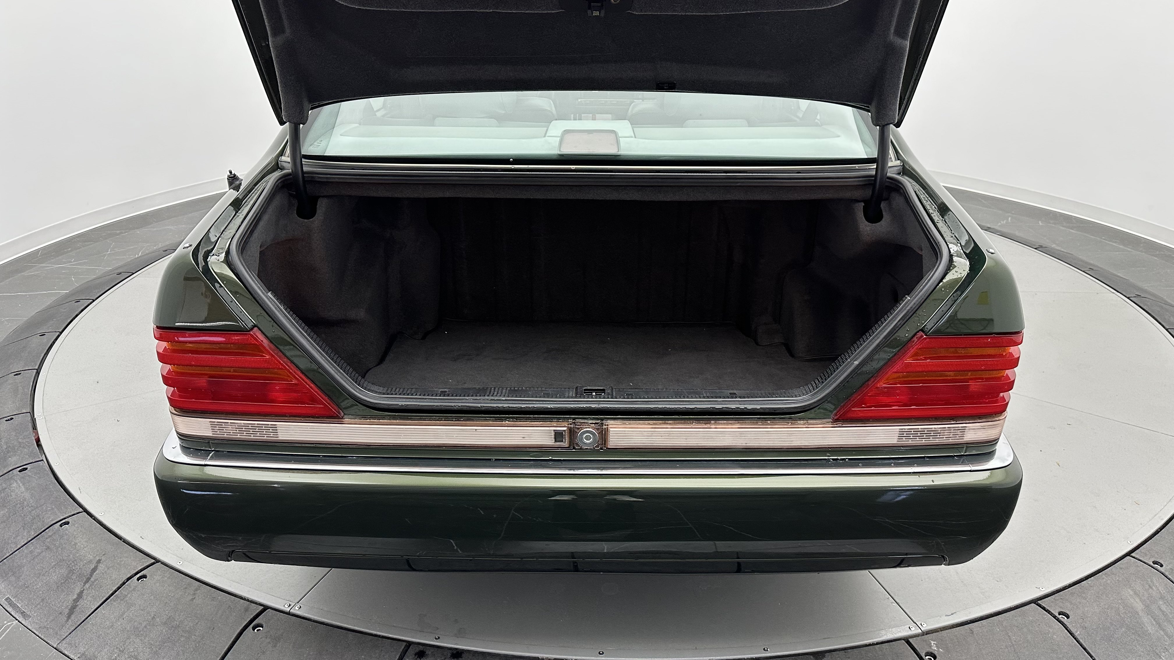 Used 1992 Mercedes-Benz 300 SE image 27