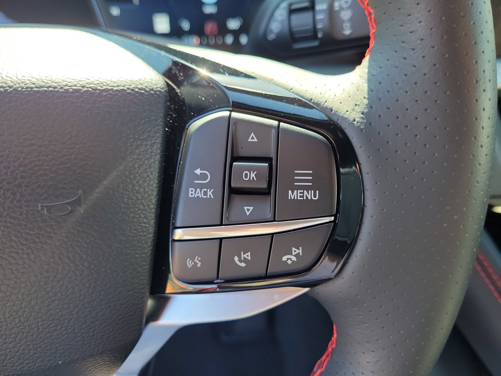Used 2025 Ford Explorer ST-Line w/ Premium Package RWD image 22