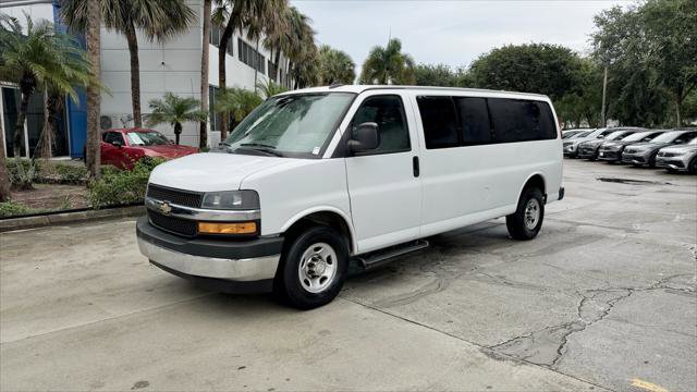 Used 2020 Chevrolet Express 3500 LT w/ LT Preferred Equipment Group RWD image 2