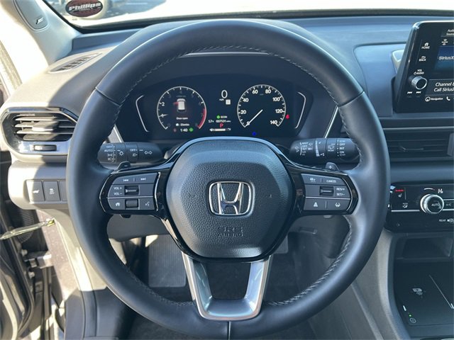 Used 2025 Honda Pilot Touring image 11