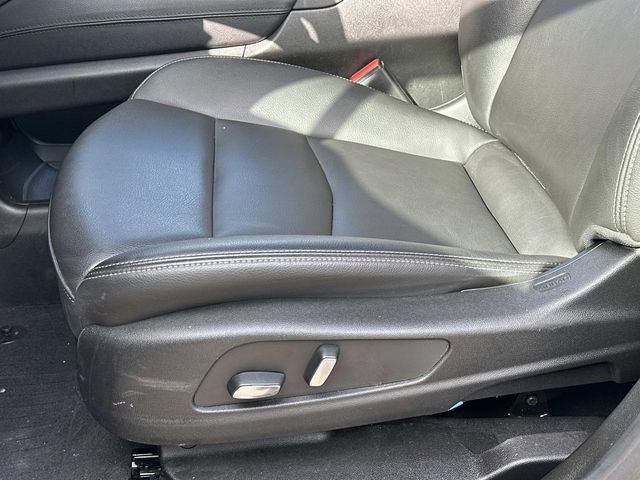 Used 2024 Cadillac XT6 Luxury AWD/4WD image 17