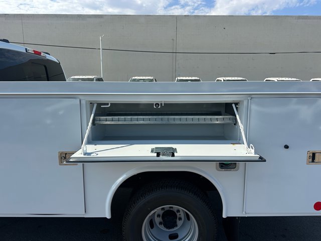 New 2025 Ford F350 XL w/ XL Chrome Package image 13