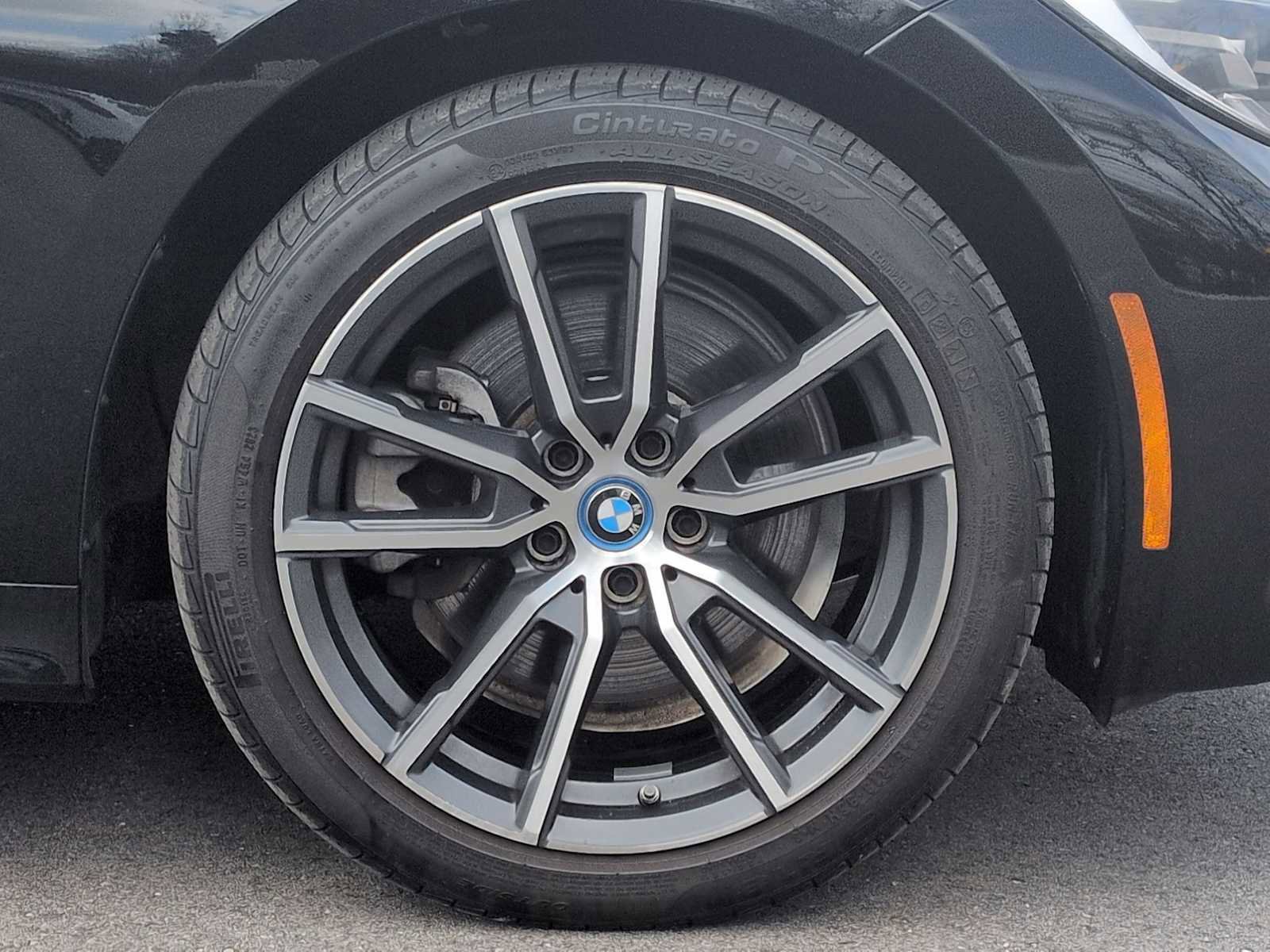 Used 2022 BMW 330e xDrive w/ Premium Package AWD/4WD image 13