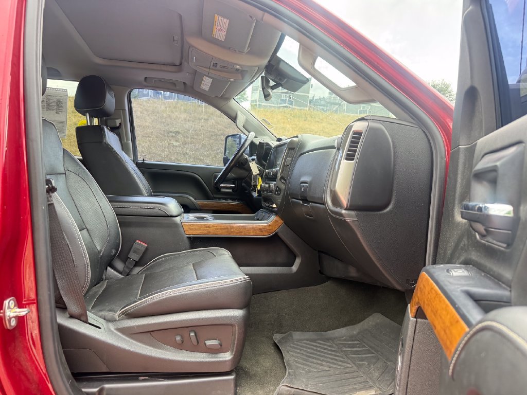 Used 2018 Chevrolet Silverado 2500 High Country w/ Duramax Plus Package AWD/4WD image 28