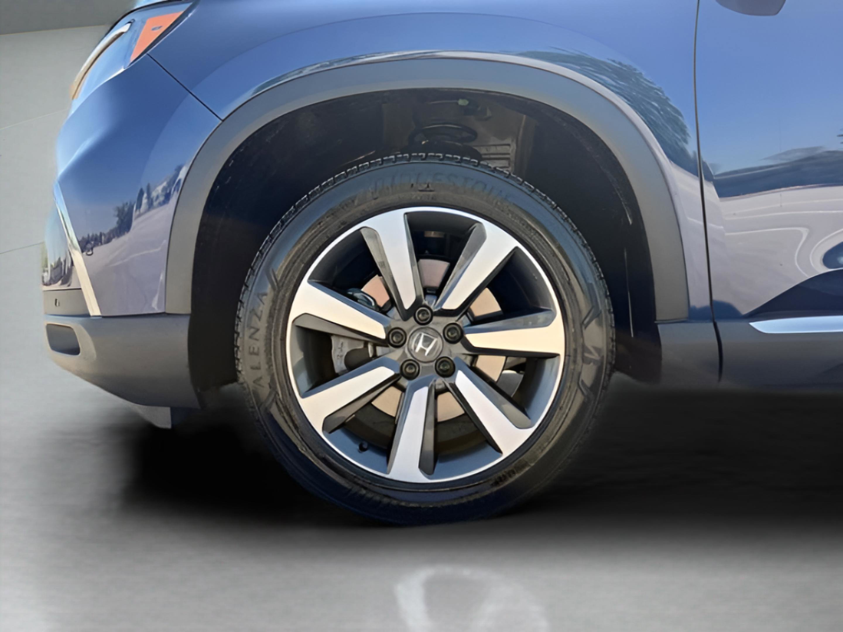 Certified 2024 Honda Pilot Touring image 33