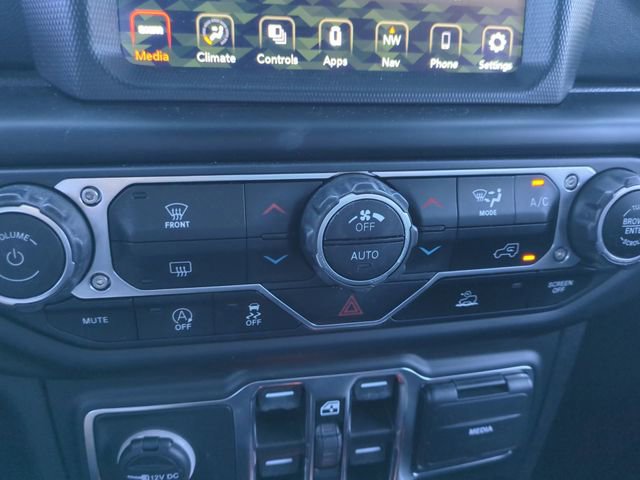 Used 2021 Jeep Wrangler Unlimited Sahara image 25