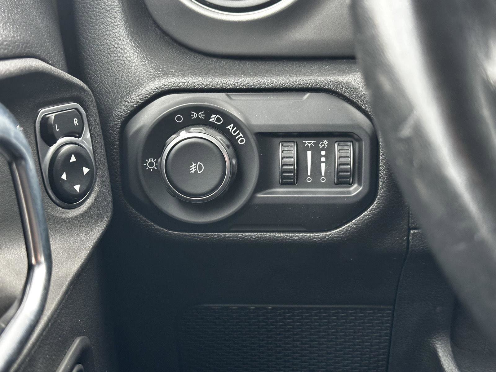 Used 2021 Jeep Wrangler Unlimited Sport AWD/4WD image 24