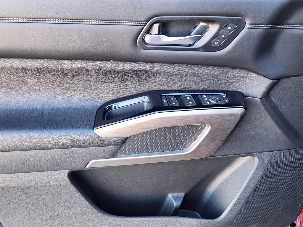 Used 2023 Nissan Pathfinder Platinum w/ Cargo Package image 22