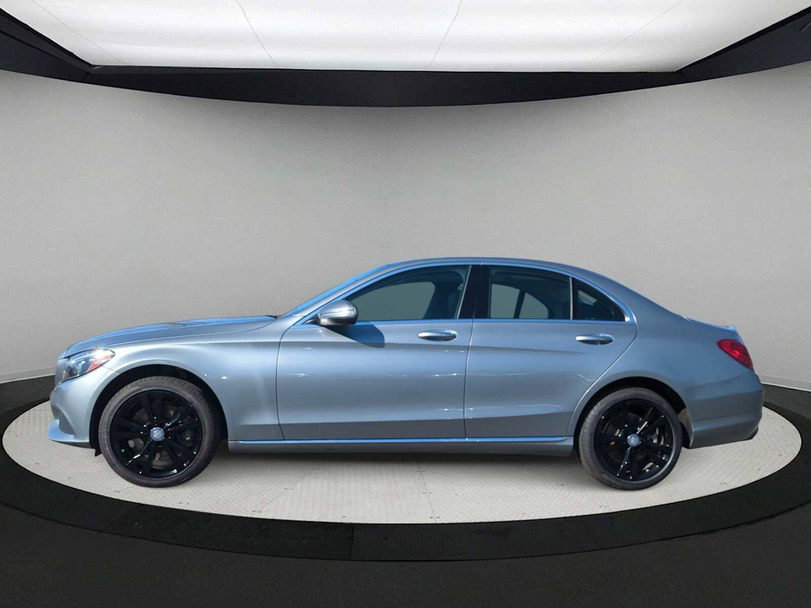 Used 2015 Mercedes-Benz C 300 4MATIC Sedan image 5