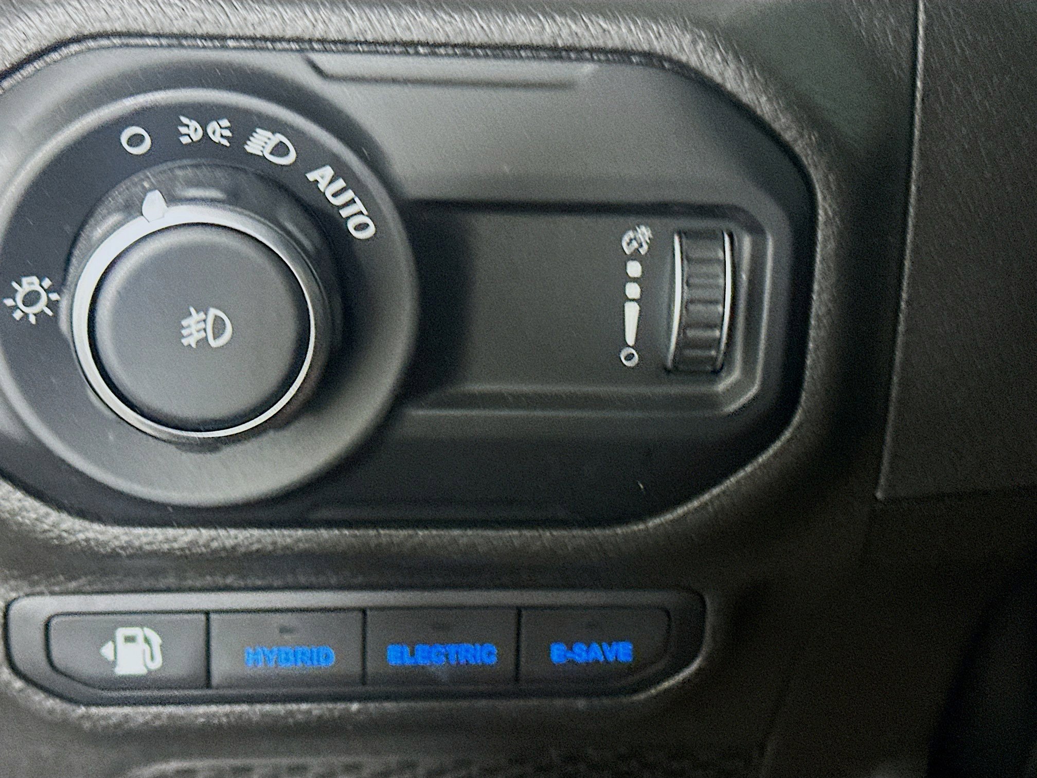 Used 2023 Jeep Wrangler Unlimited Rubicon 4xe image 17