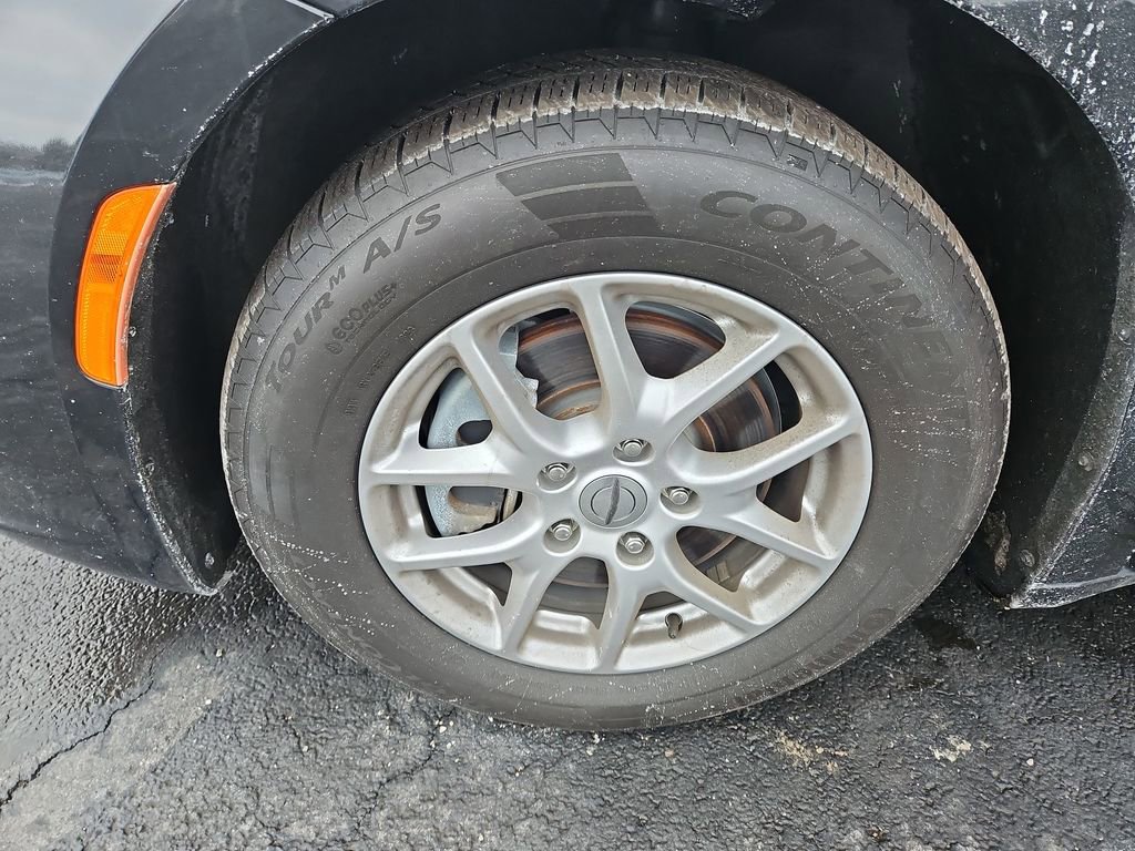 Used 2023 Chrysler Pacifica Touring-L image 32