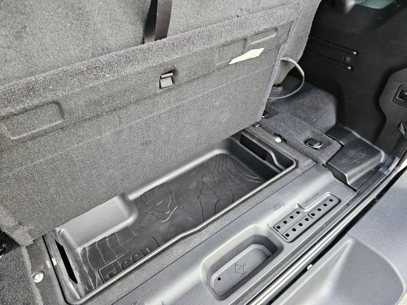 Used 2020 Jeep Wrangler Sport image 9