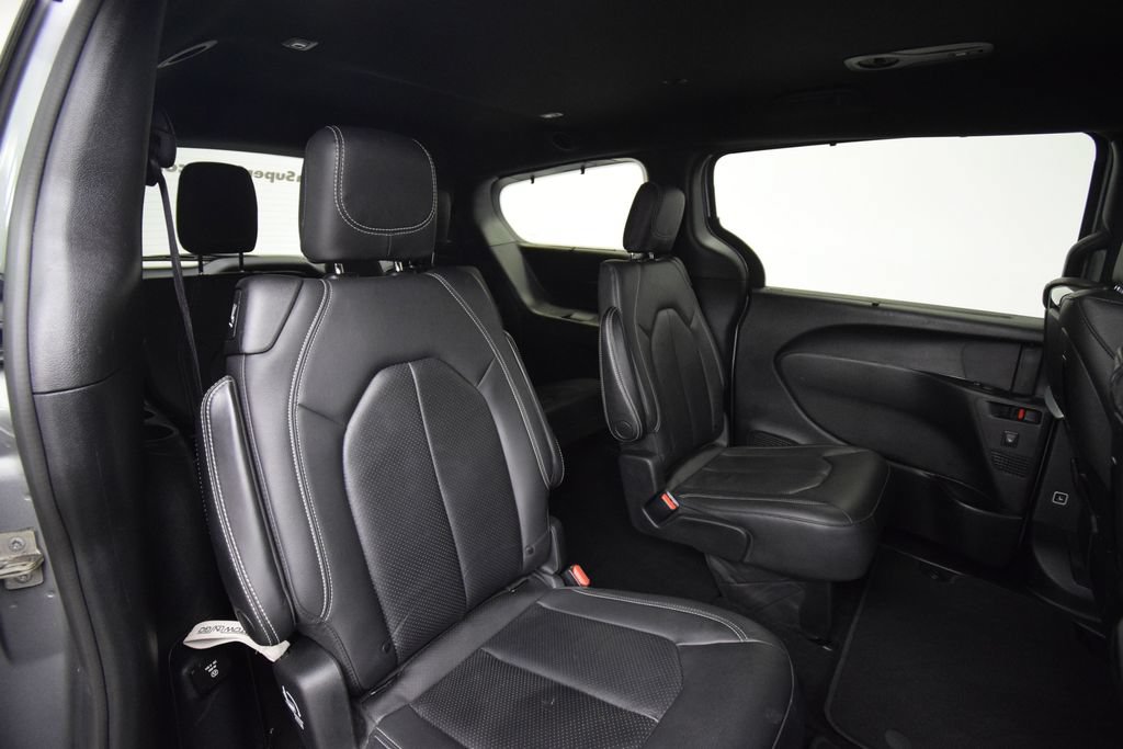 Used 2020 Chrysler Pacifica Touring-L Plus FWD image 22