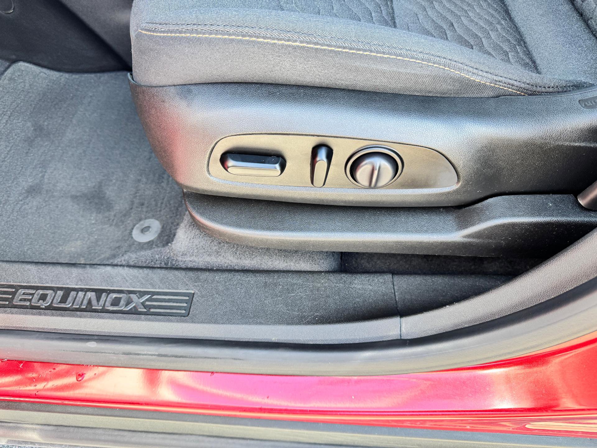 Used 2021 Chevrolet Equinox LT image 12