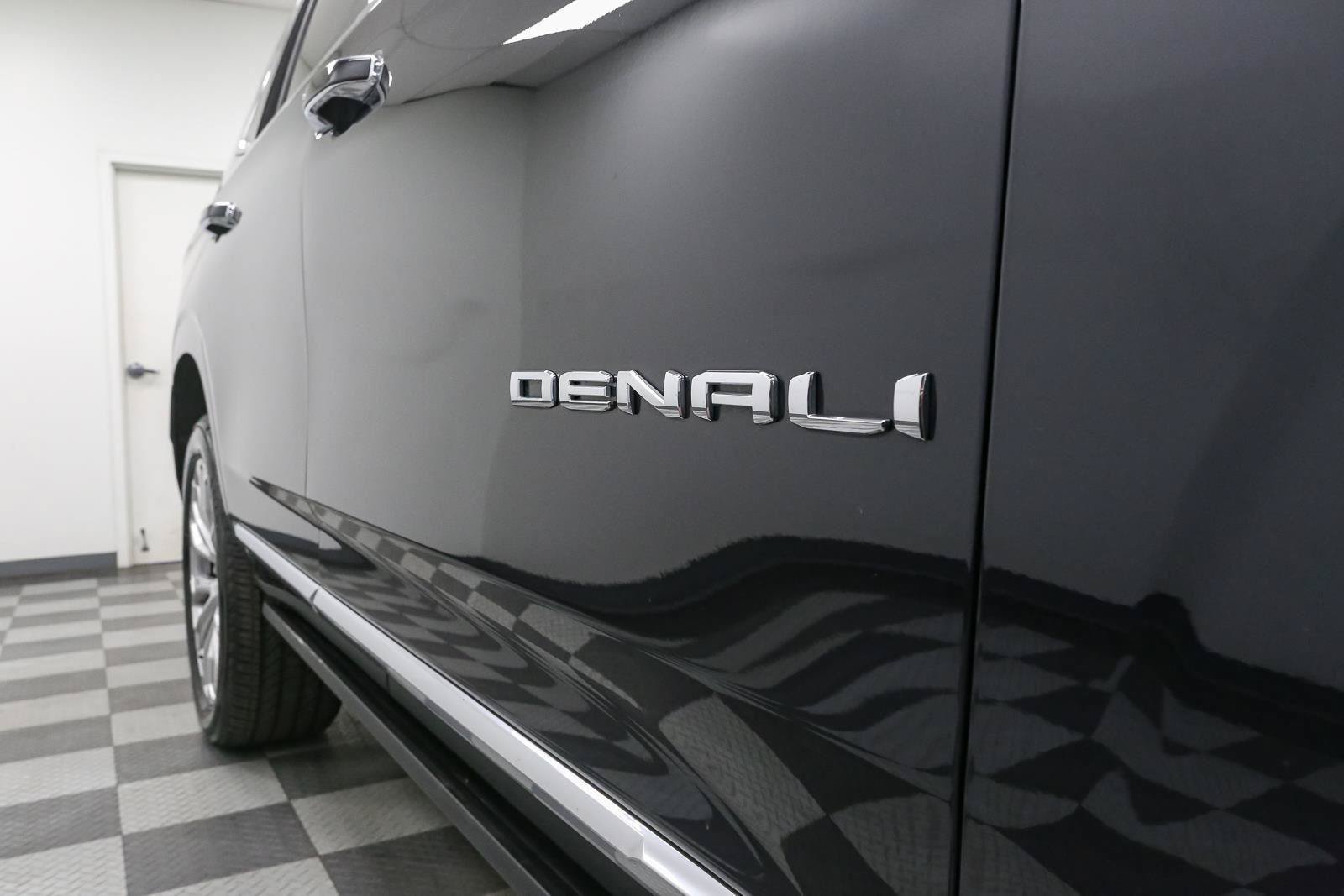 Used 2022 GMC Yukon Denali w/ Denali Premium Package AWD/4WD image 8