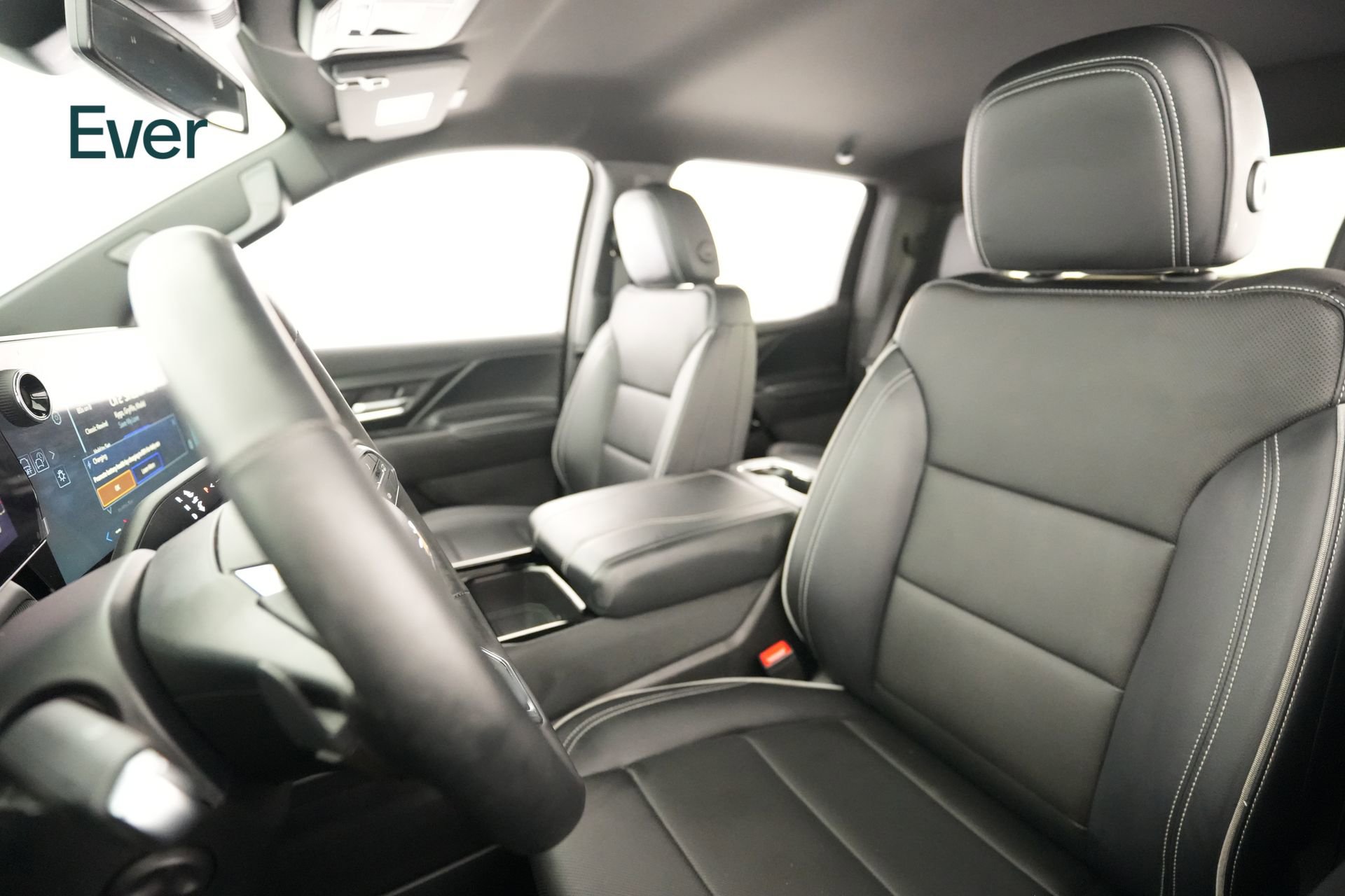 Used 2025 Chevrolet Silverado EV LT AWD/4WD image 4