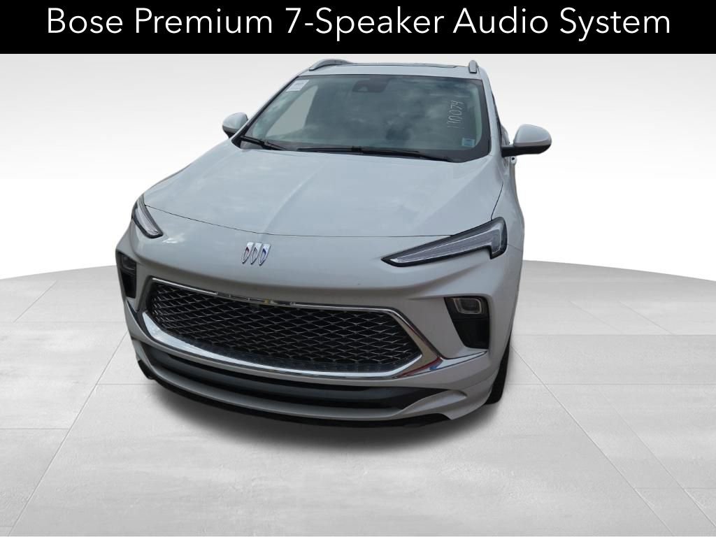 Used 2025 Buick Encore GX Avenir w/ Avenir Technology Package image 12