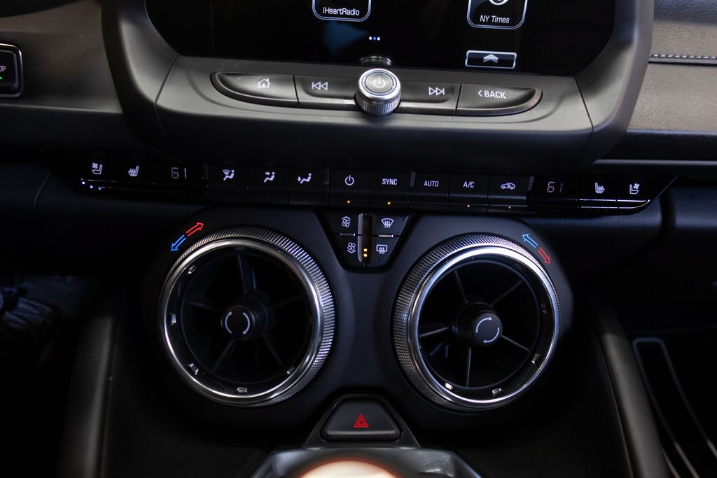 Used 2018 Chevrolet Camaro SS RWD image 32