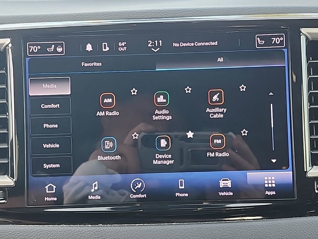 Certified 2023 Chrysler Pacifica Touring-L image 4