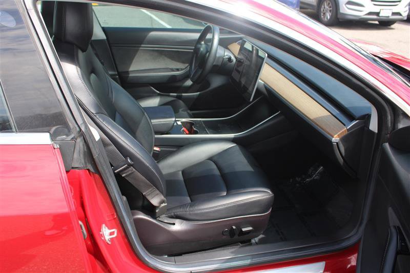 Used 2018 Tesla Model 3 Long Range image 11