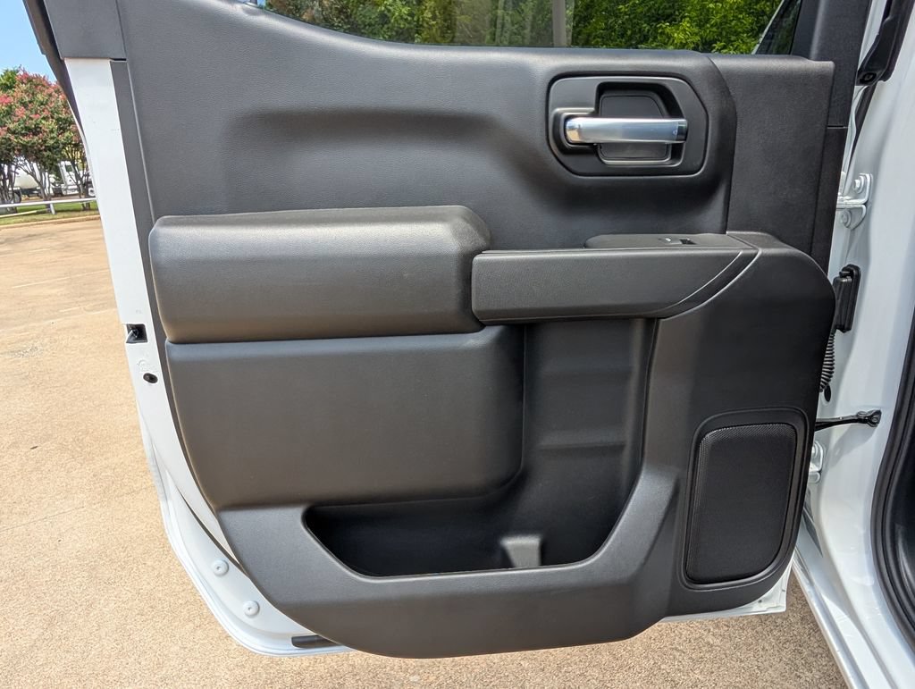 New 2026 Chevrolet Silverado 1500 Custom w/ LPO, Dark Essentials Package RWD image 8