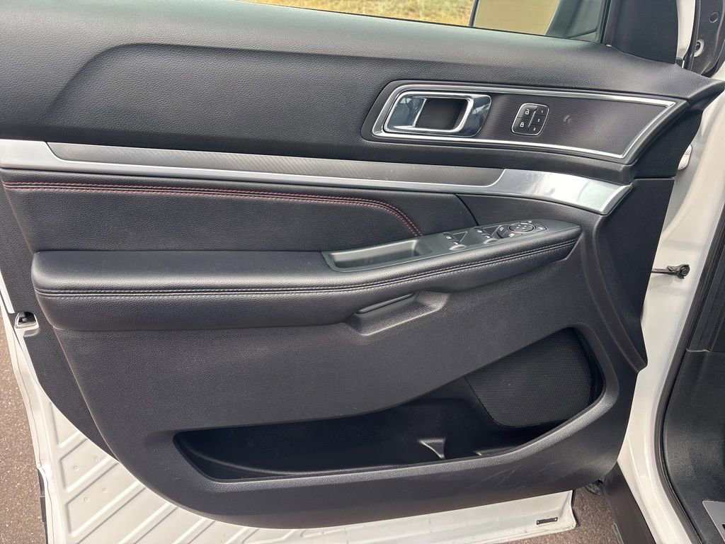 Used 2018 Ford Explorer Sport w/ Equipment Group 401A AWD/4WD image 10
