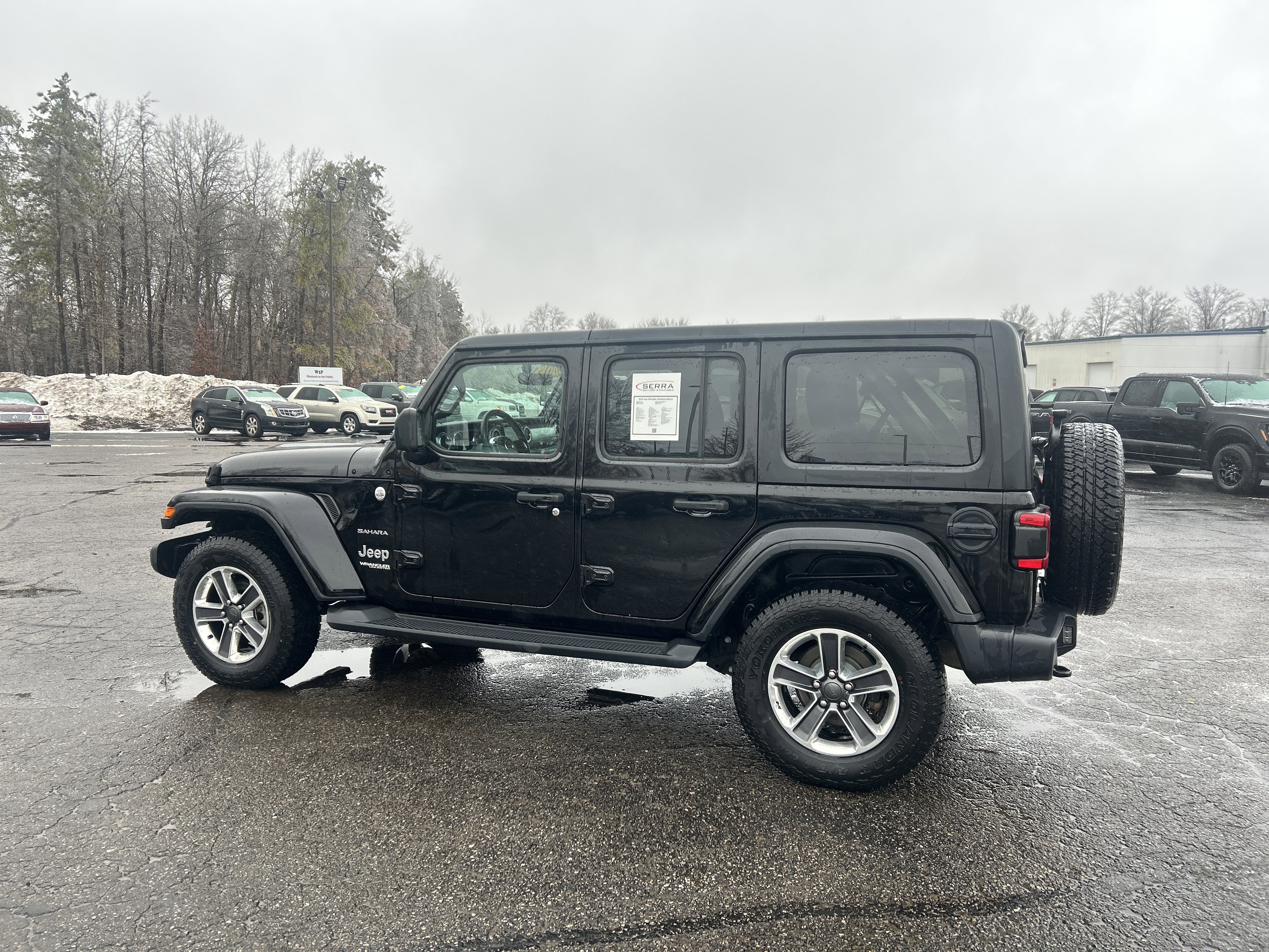 Used 2018 Jeep Wrangler Unlimited Sahara image 5