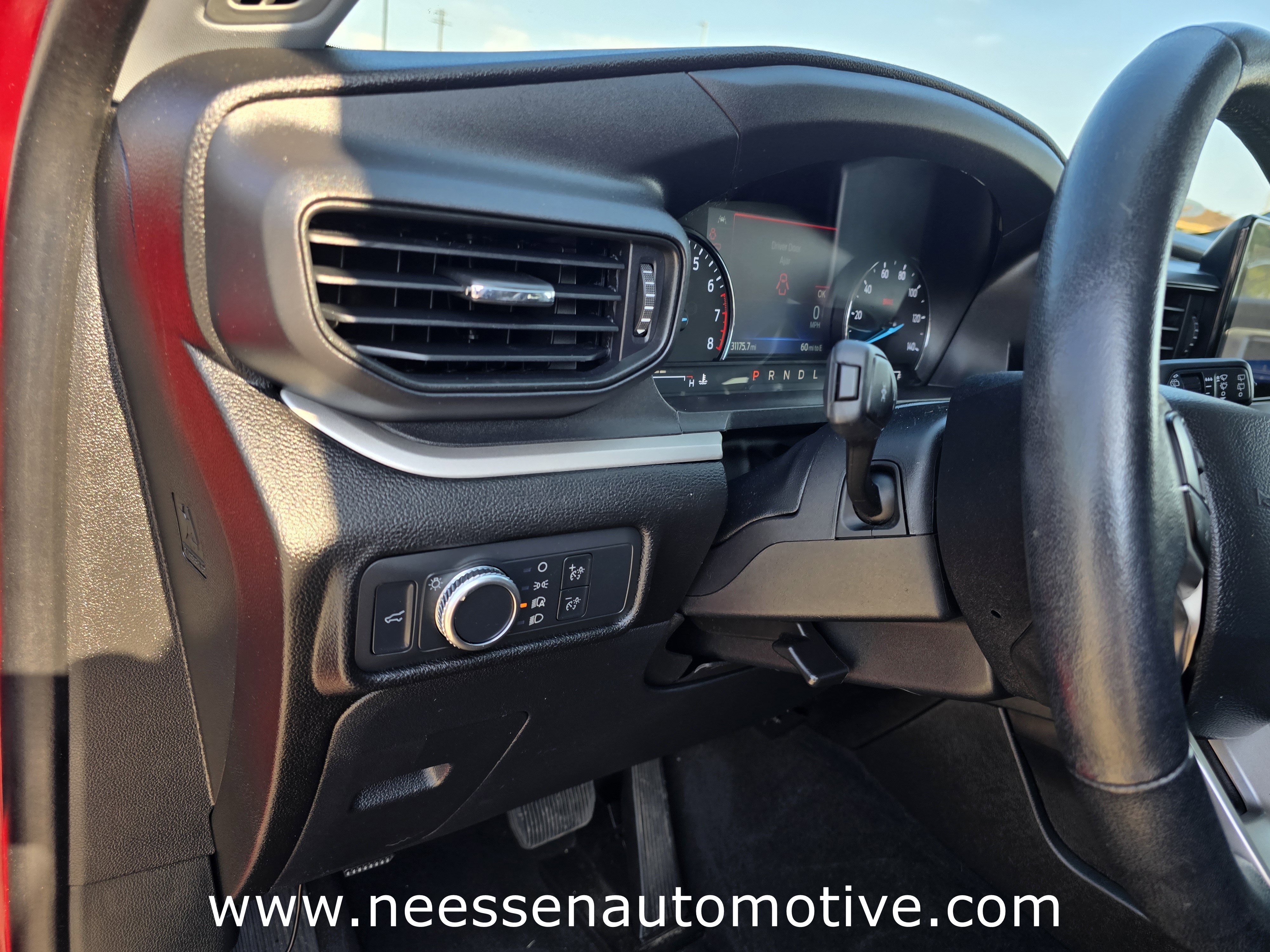 Used 2022 Ford Explorer XLT image 21