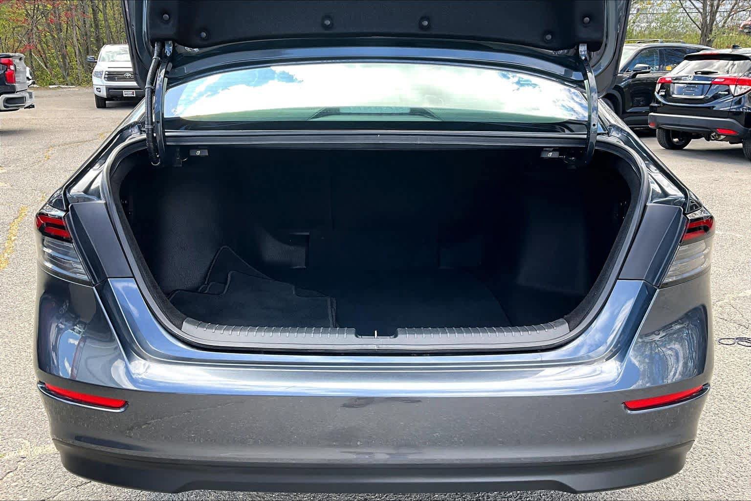 Used 2024 Honda Accord EX image 31