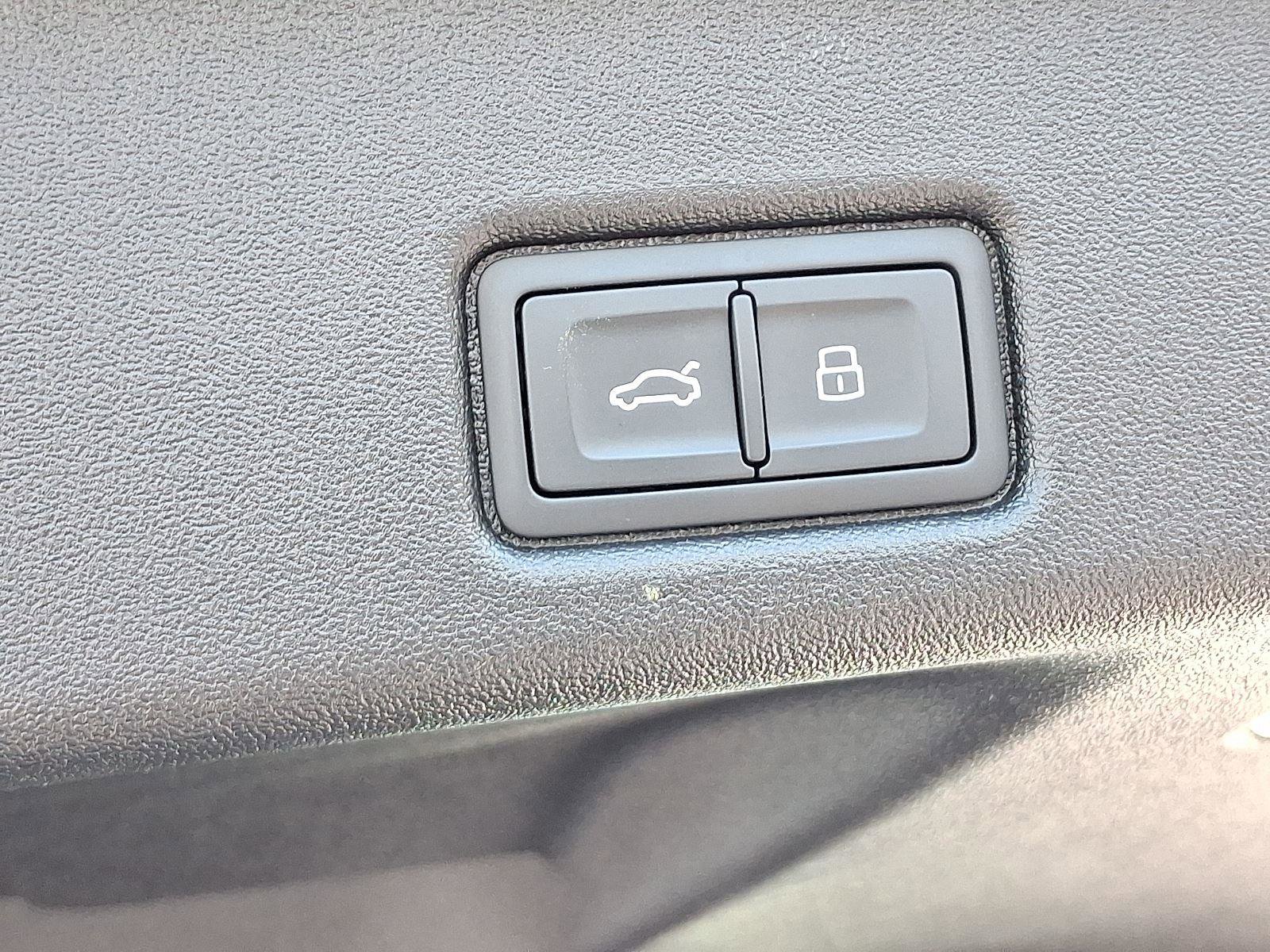 Used 2025 Audi Q5 Premium w/ Convenience Package AWD/4WD image 29