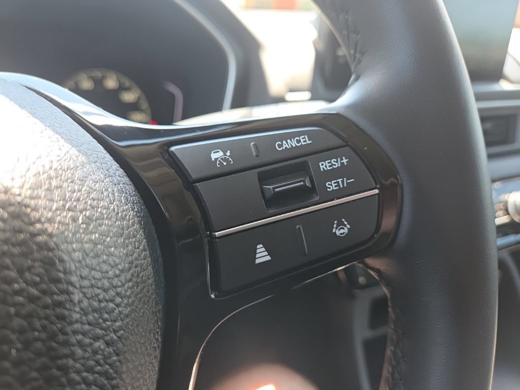 Used 2025 Honda Pilot Touring image 34