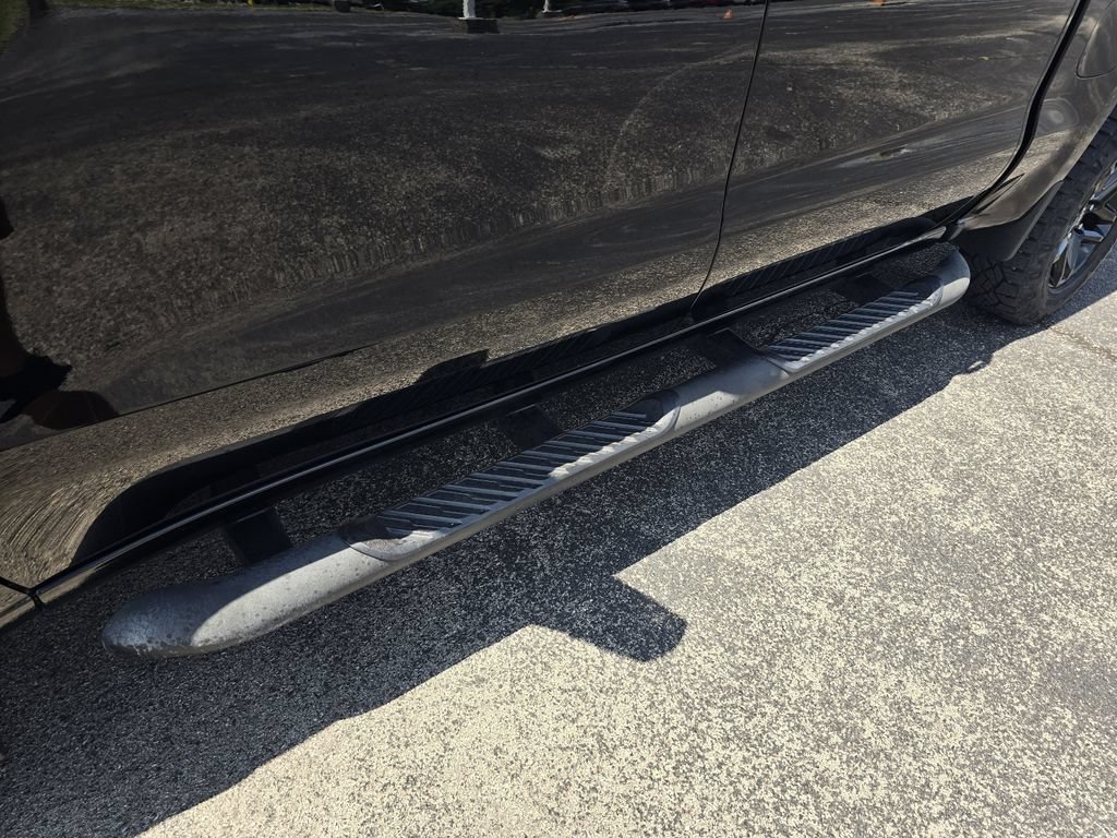 Used 2020 Chevrolet Silverado 1500 LT Trail Boss w/ Midnight Edition AWD/4WD image 11