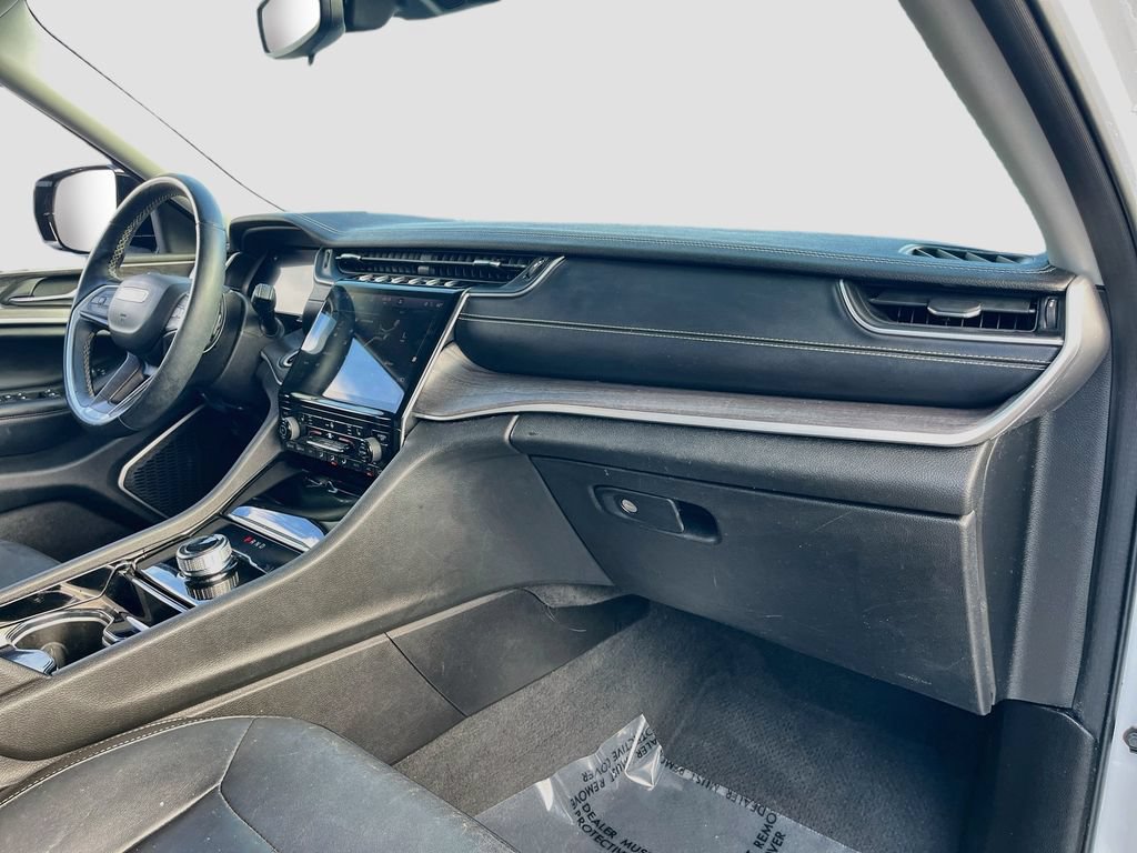 Used 2022 Jeep Grand Cherokee L Limited RWD image 32