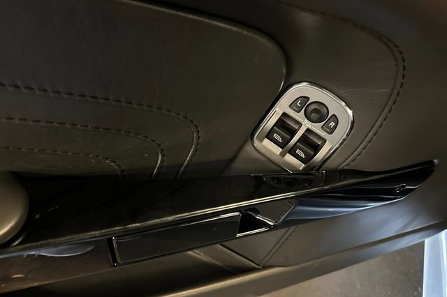 Used 2013 Aston Martin V8 Vantage S RWD image 12